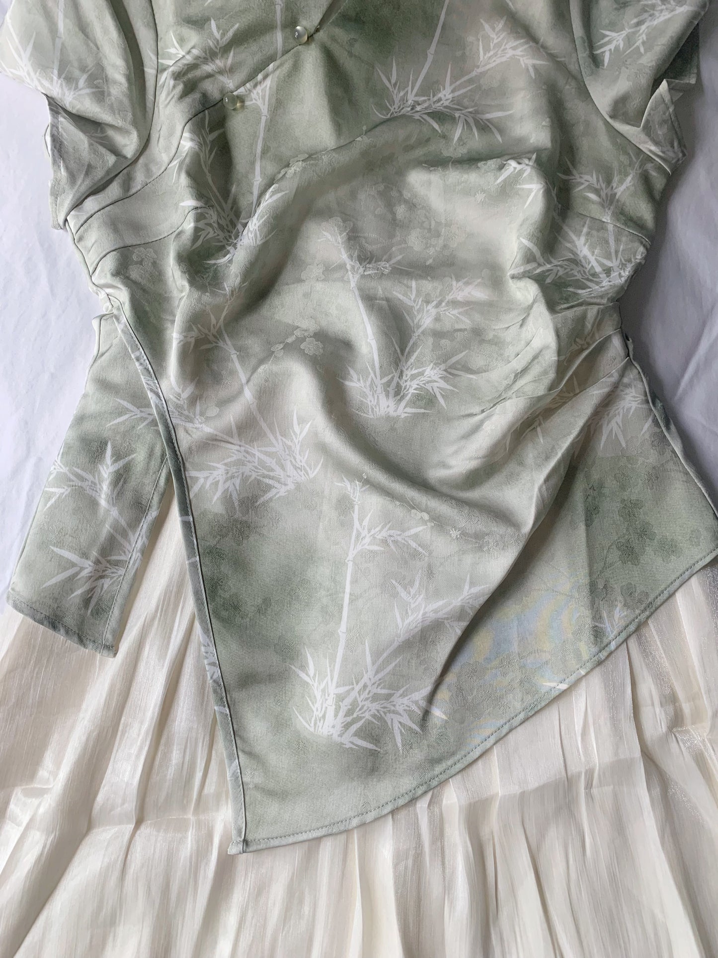 Soft Jade Flared Cheongsam-Mini | 莲池清波-短