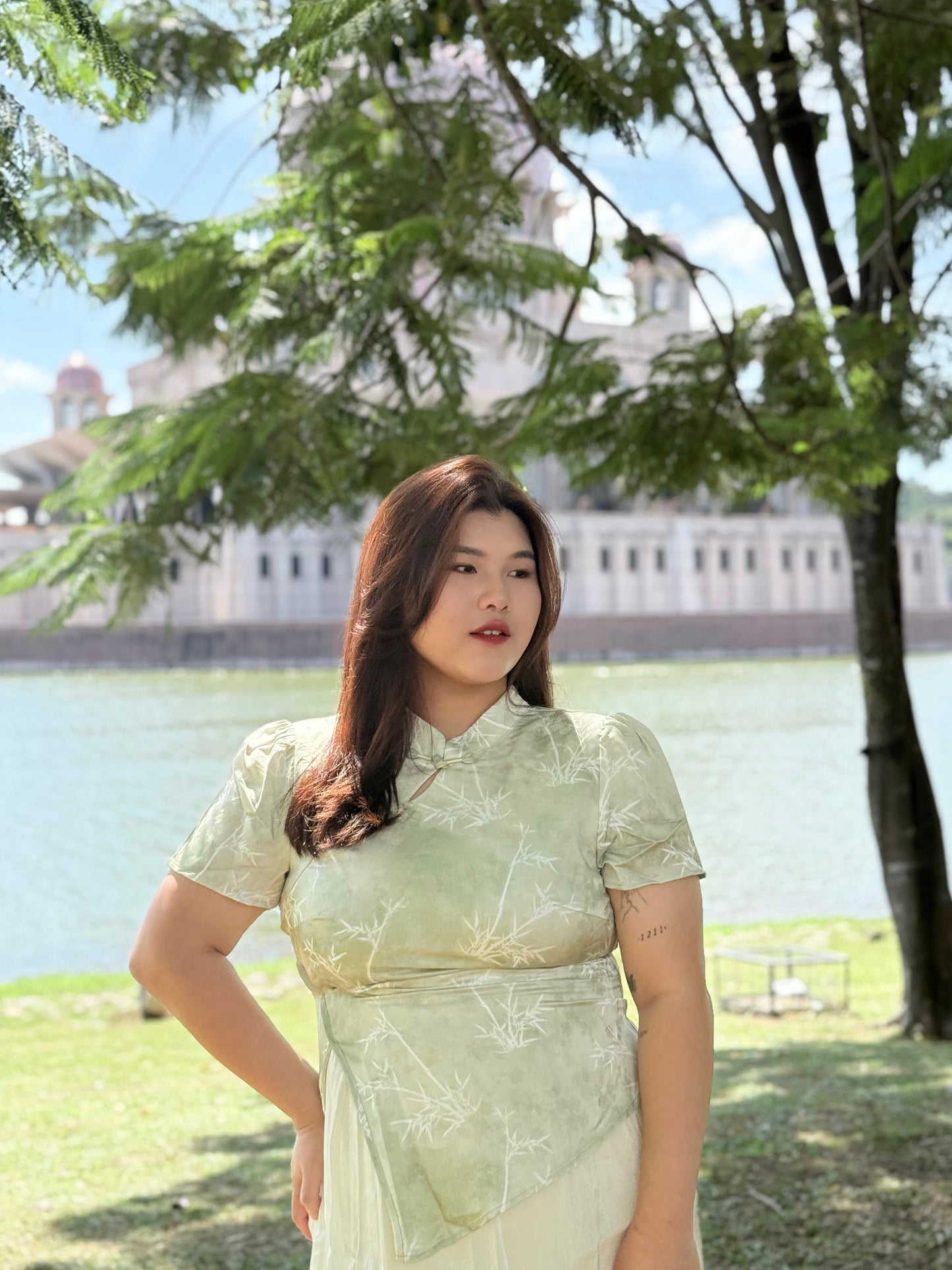 Soft Jade Flared Cheongsam-Mini | 莲池清波-短