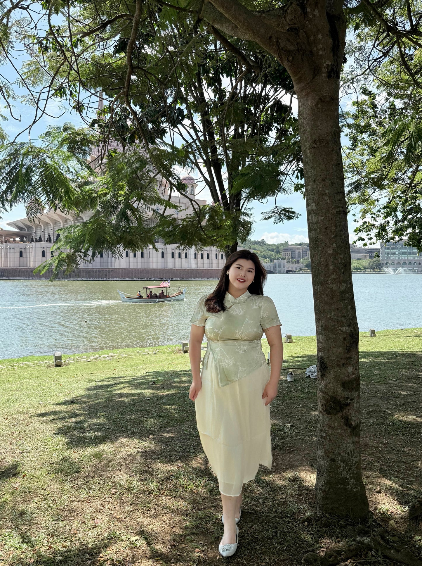 Soft Jade Flared Cheongsam-Long | 莲池清波-长